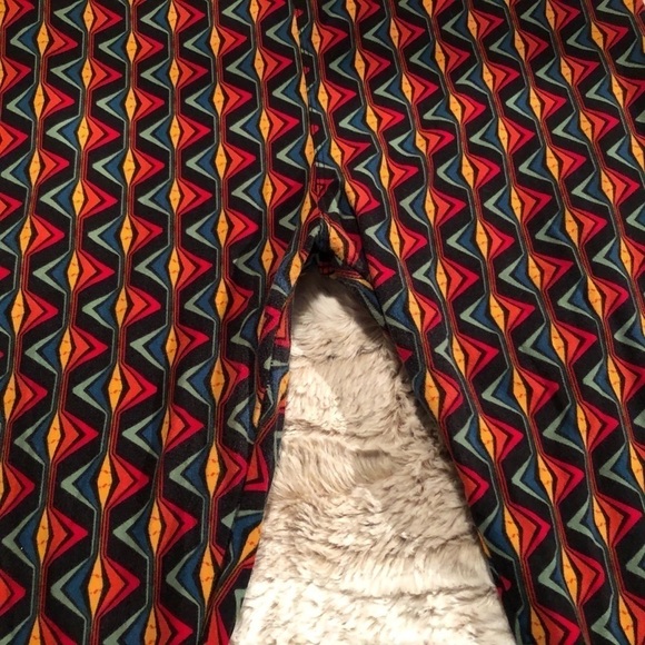 LuLaRoe aztec pattern butter soft leggings TC - Picture 7 of 9